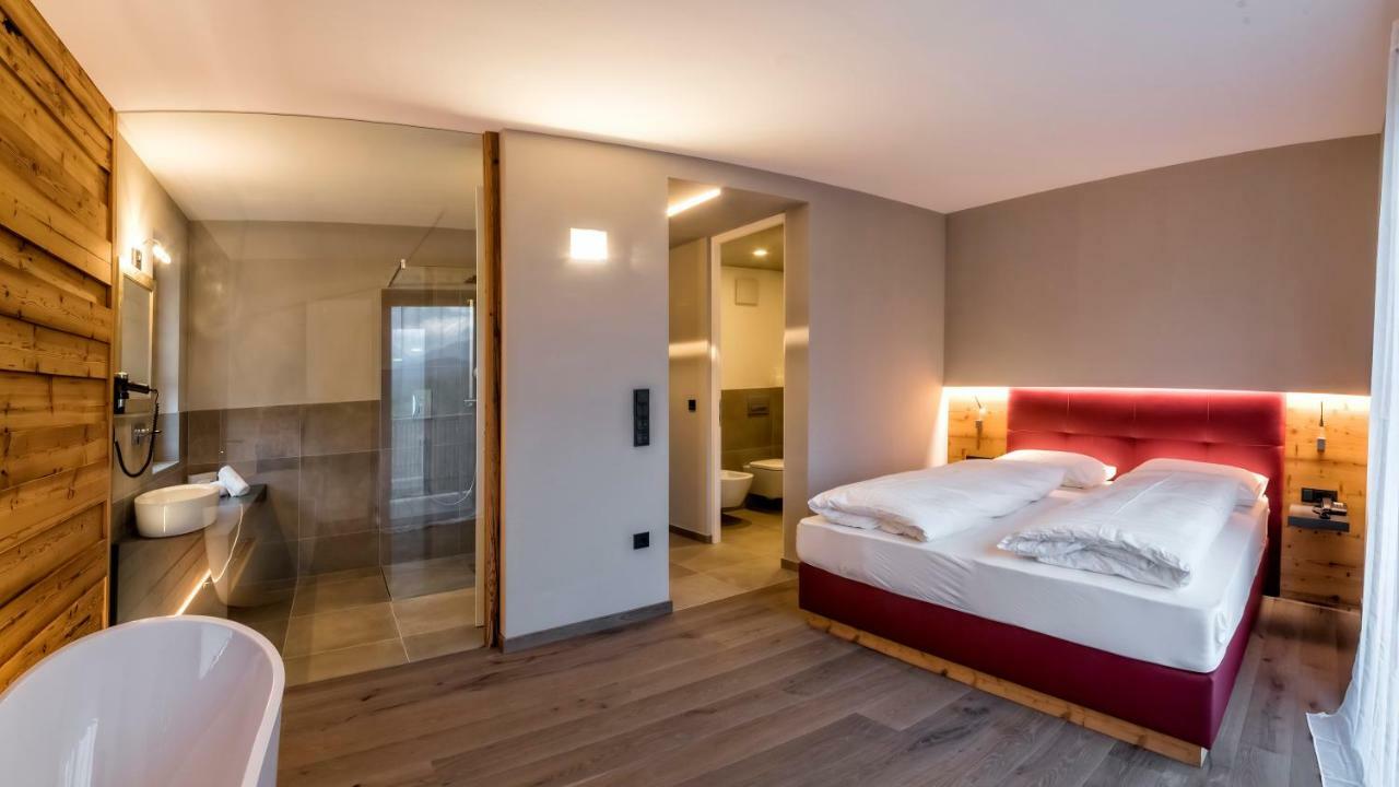 Hotel Weingut Klosterhof 칼다로 외부 사진