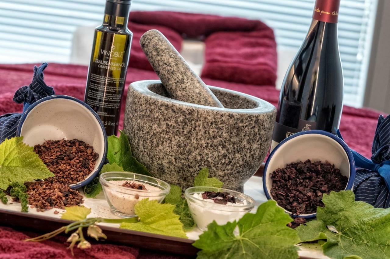 Hotel Weingut Klosterhof 칼다로 외부 사진